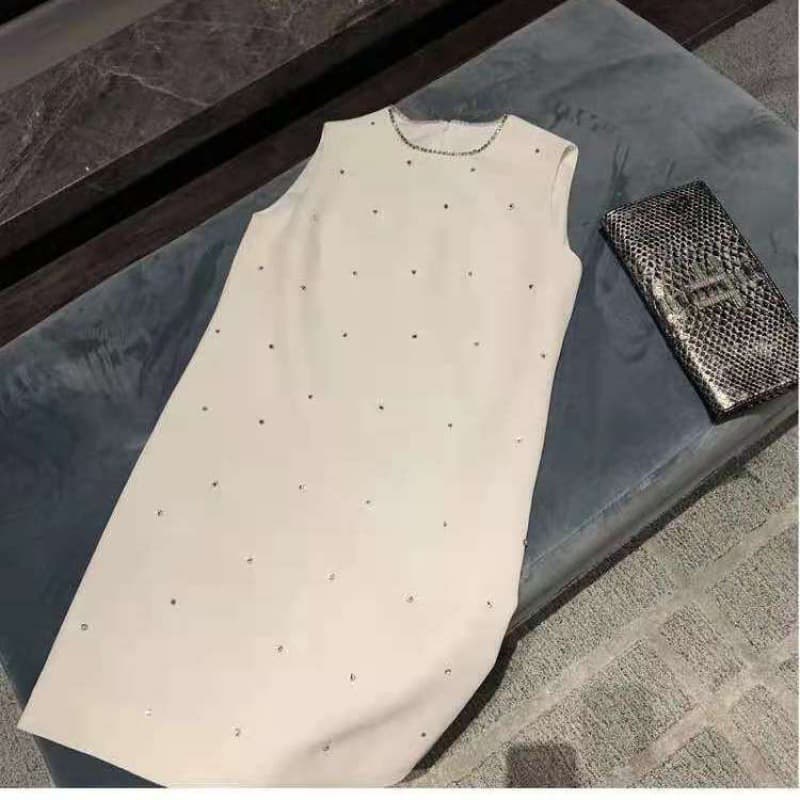 ミニドレス ビジュー散りばめノースリーブタイトミニドレス